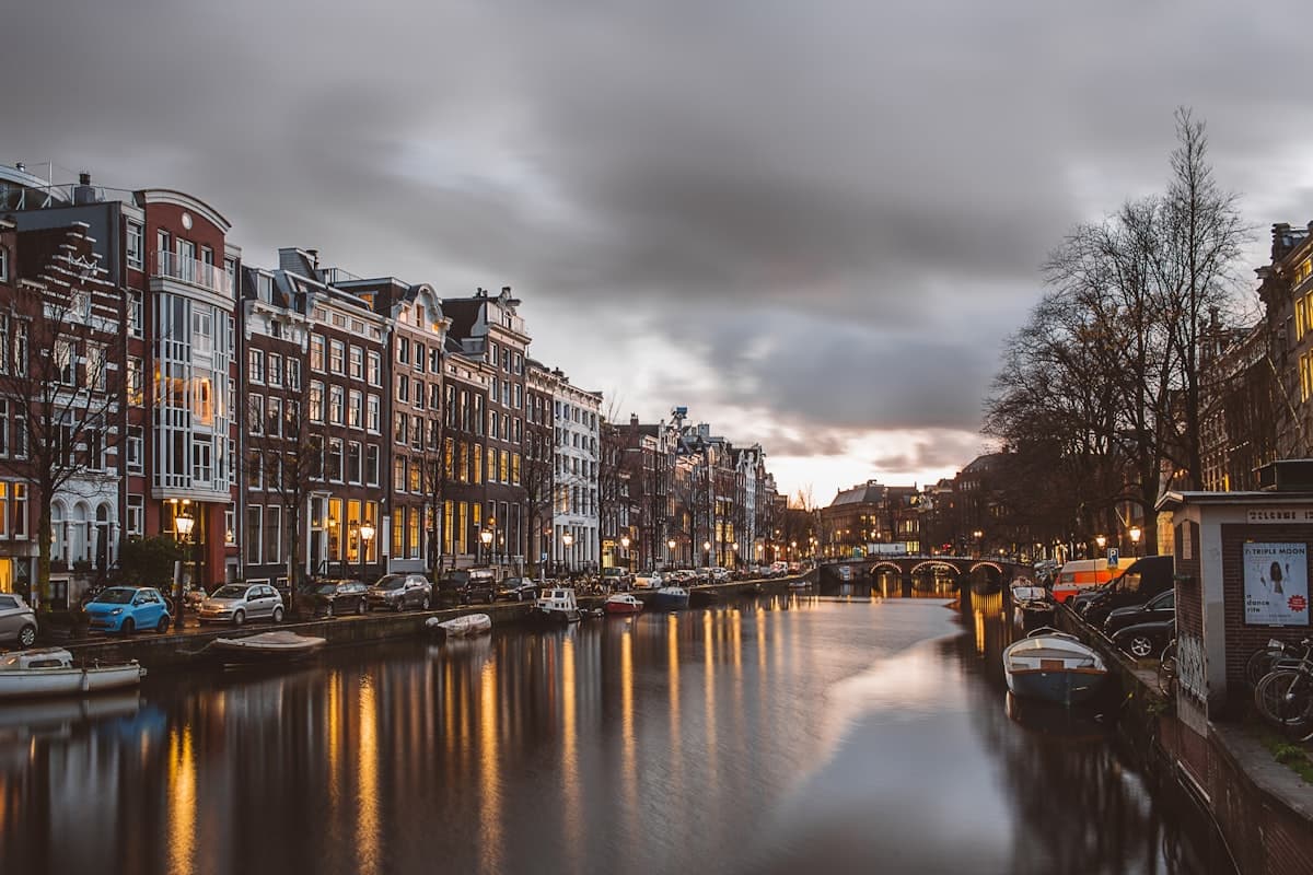 De 30%-regeling in Nederland: wie komt in aanmerking en hoe vraag je 'm aan?